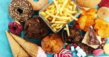 ديلى ميل: المستحلبات الموجودة بالمايونيز والوجبات الجاهزة ترتبط بسرطان الأمعاء
