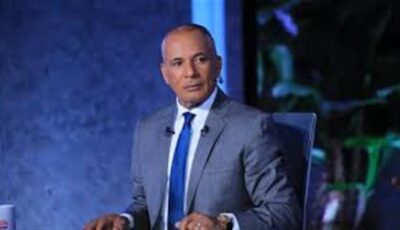 أحمد موسى: أناشد بتشريع لملاحقة الصفحات المشبوهة على مواقع التواصل