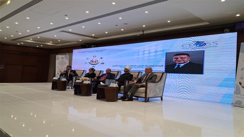 وزير الأوقاف: الإفراط في استخدام الأجهزة الذكية يهدد التنشئة السليمة للأطفال