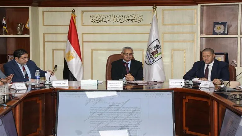 محافظ بني سويف يعتمد الخطة الاستثمارية لعام 2026/2027