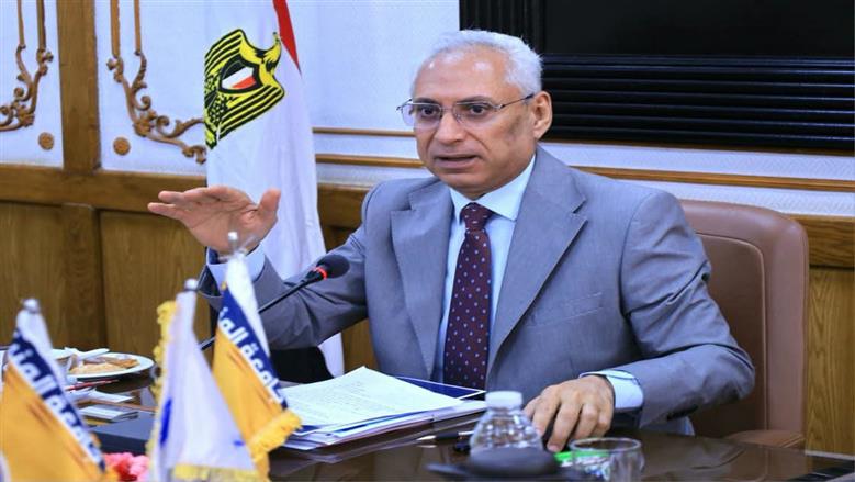 منتدى للابتكار وضوابط للذكاء الاصطناعي.. قرارات جديدة من مجلس جامعة المنيا