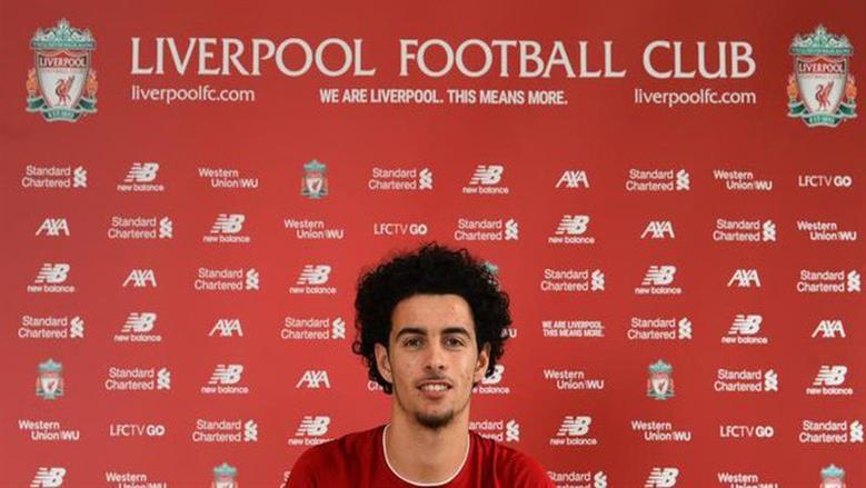 تقرير: كورتيس جونز يحظى بإعجاب مدرب إنتر ميلان.. وليفربول يطلب 30 مليون يورو