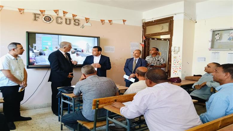 «تعليم قنا» تنفذ برنامجا لتدريب 399 مدرسا على البكالوريا المصرية