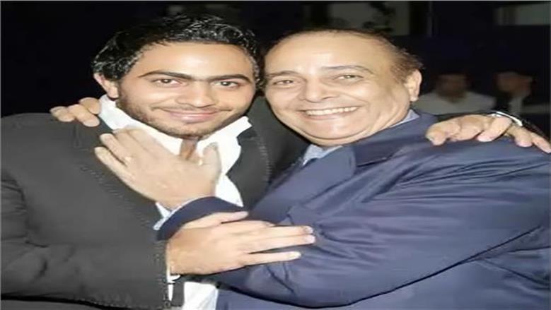 وصول جثمان والد تامر حسني لمسجد الدجوي بأكتوبر استعدادا لتشييعه (فيديو)