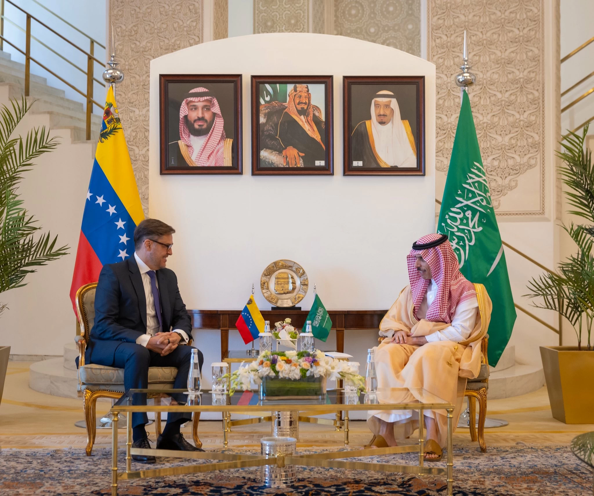 وزير الخارجية يستقبل وزير السلطة الشعبية بفنزويلا – أخبار السعودية