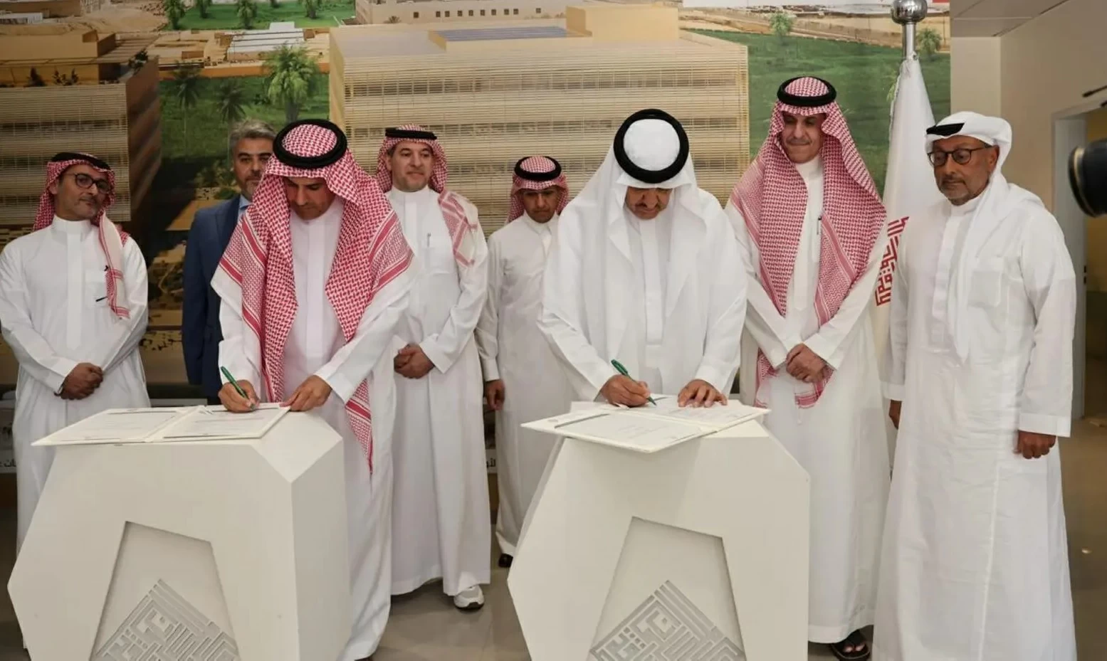 سلطان بن سلمان يوقع عقد إنشاء المبنى الجديد لمركز الملك سلمان لأبحاث الإعاقة بالرياض – أخبار السعودية