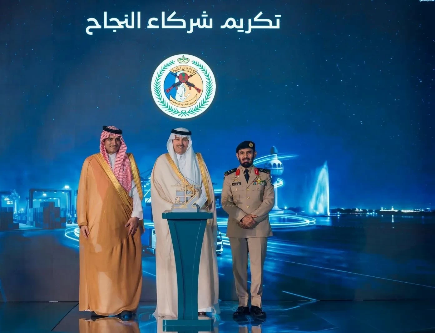 وزير النقل يكرّم حرس الحدود بتدشين أكبر منطقة تفويج للشاحنات – أخبار السعودية