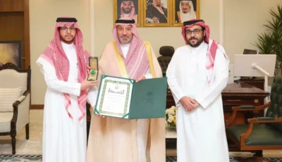 أمير نجران يُسلّم مواطناً وسام الملك عبدالعزيز من الدرجة الثالثة – أخبار السعودية