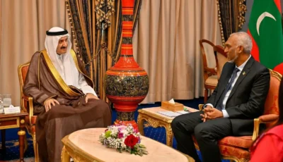 رئيس جمهورية المالديف يستقبل الأمير منصور بن متعب