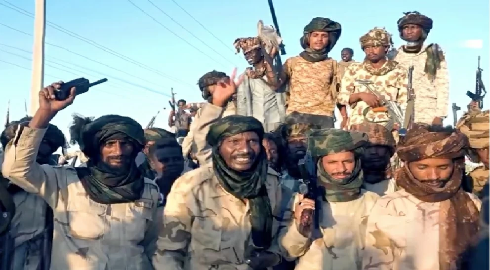 45 عنصراً يستسلمون بعتادهم للجيش.. الانشقاقات تفتك بـ«الدعم السريع» – أخبار السعودية