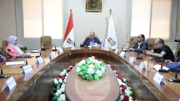 نائب محافظ الوادى الجديد يوجه بسرعة انتهاء مشروعات”حياة كريمة” بالفرافرة