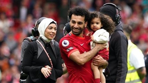 تقارير: زوجة محمد صلاح تدفعه لإتمام التعاقد مع بشكتاش التركي