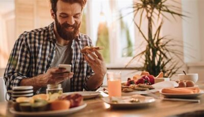 عمر أطول وموت مفاجئ، دراسة تكشف تأثير تناول الإفطار قبل الساعة 7 صباحا وبعد العاشرة