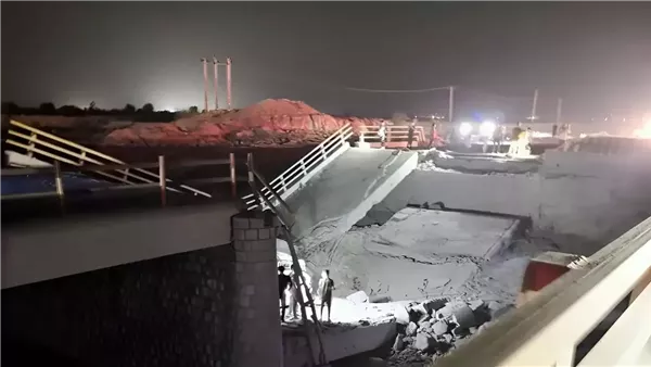 مسؤول أمريكي: قصف الجسور بإيران يهدف إلى قطع إمدادات النظام