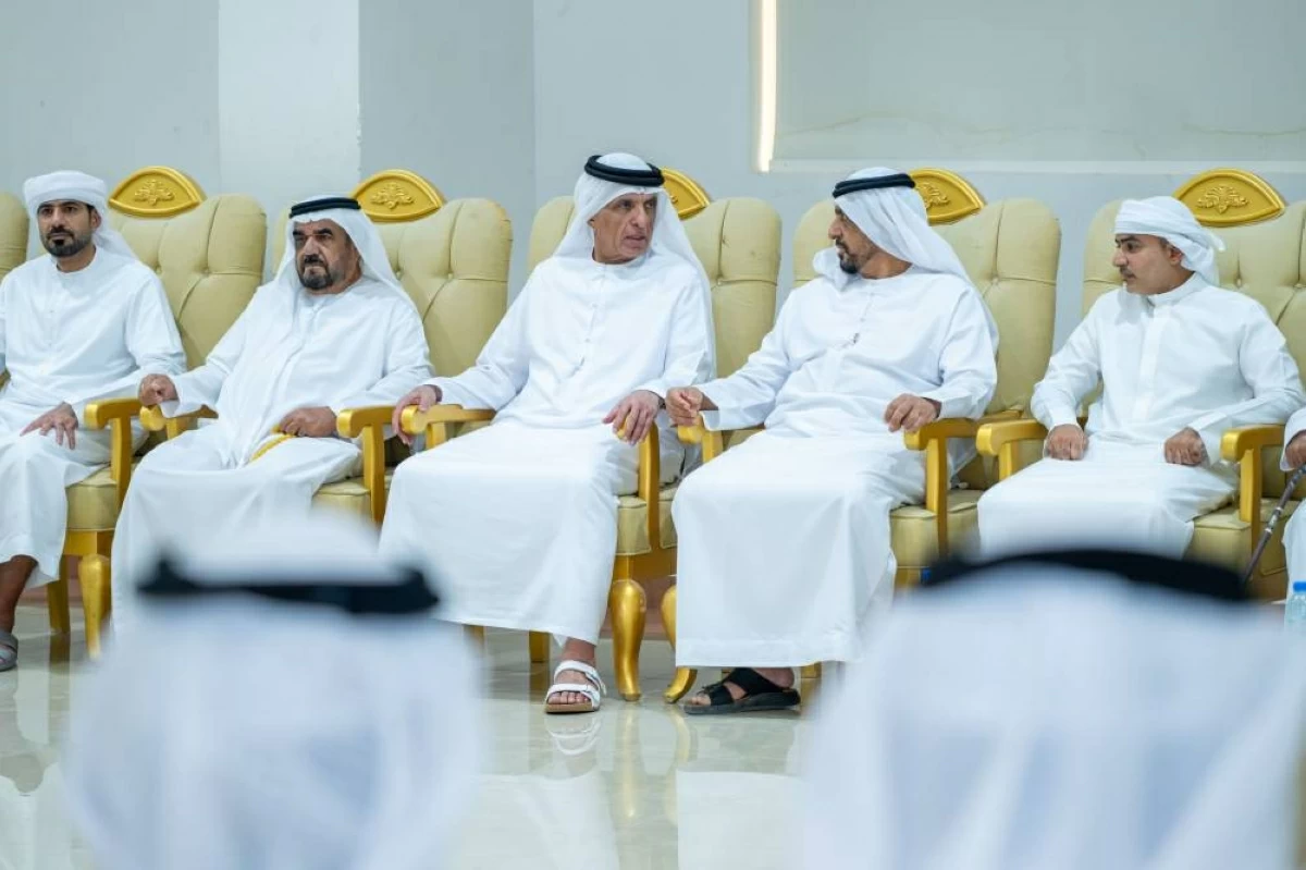 سعود بن صقر يعزي في وفاة سالم الطنيجي