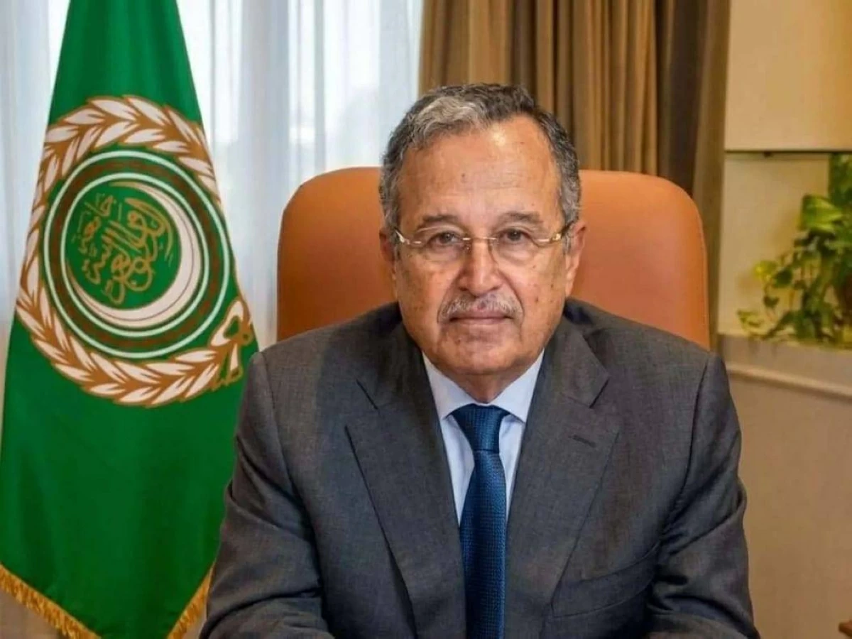 نبيل فهمي يستنكر استهداف سفينتين بدمياط.. ويحذّر من توسيع رقعة الصراع