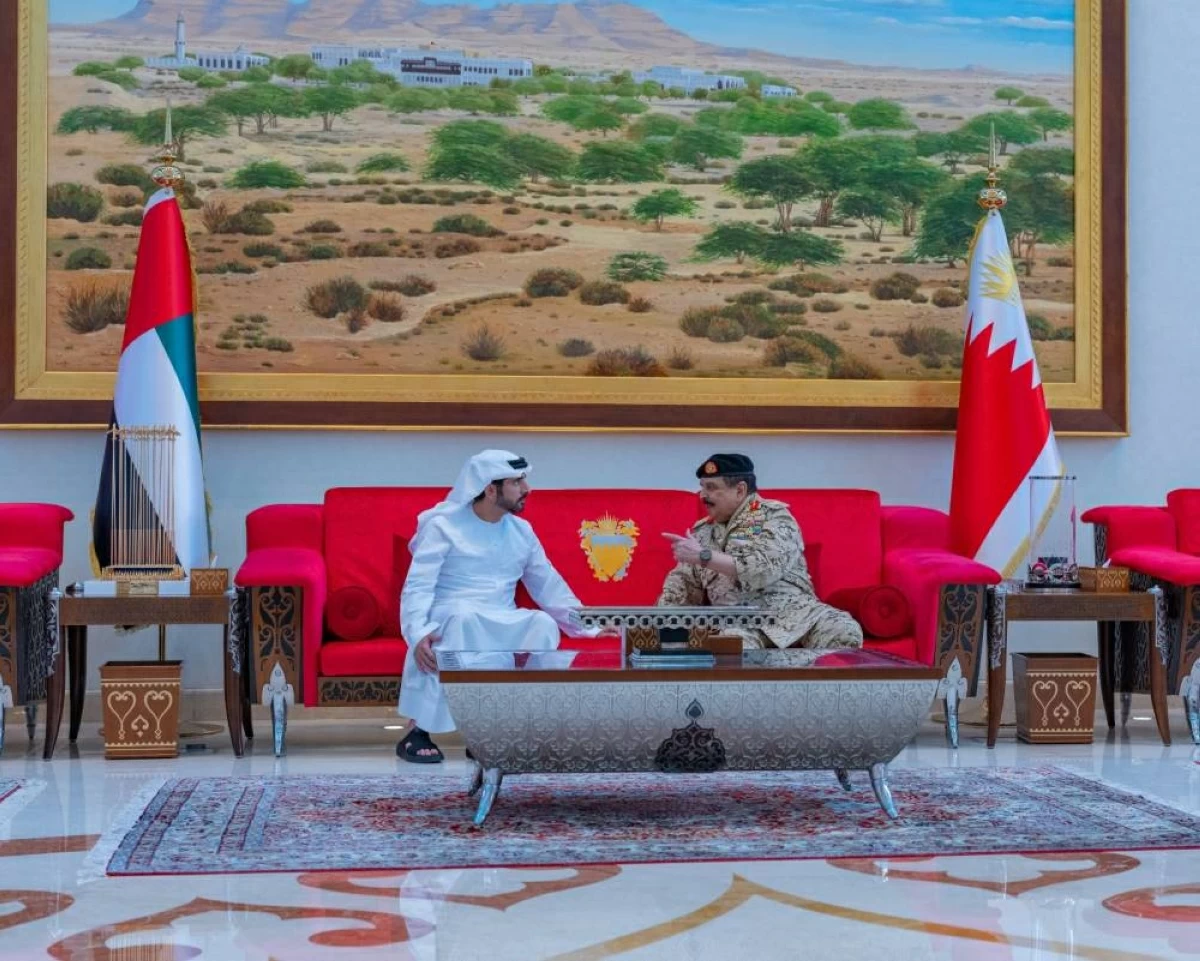 ملك البحرين يستقبل حمدان بن محمد