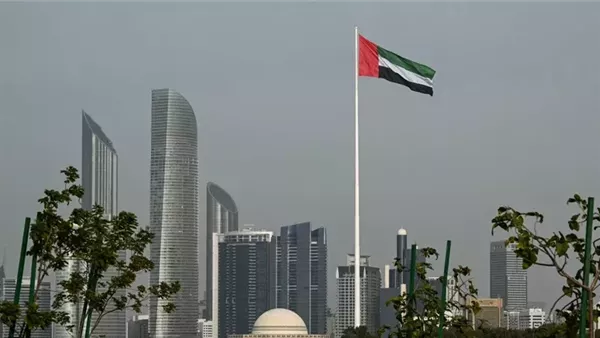 الإمارات: وقف جميع الأنشطة والتبادلات التجارية والمعاملات المالية مع إيران