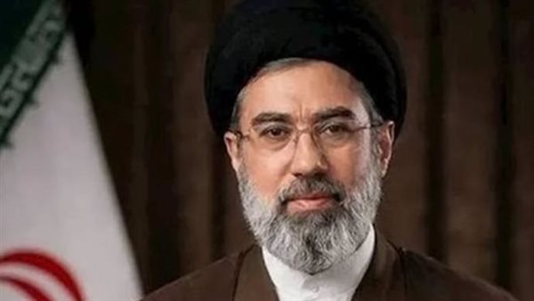 حزب الله اللبناني يبايع المرشد الإيراني على الجهاد وولاية الفقيه
