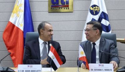 وزير الخارجية يشارك في مائدة مستديرة مع كبار رجال الأعمال الفلبينيين