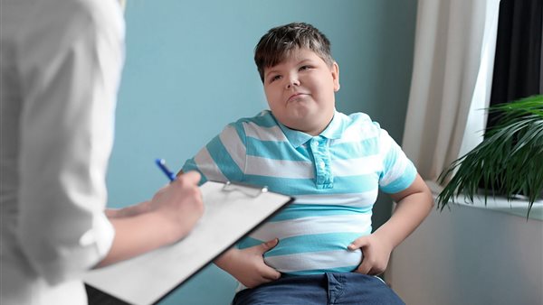 قبل الحمل تبدأ الوقاية، أستاذ تغذية تكشف أسباب سمنة الأطفال