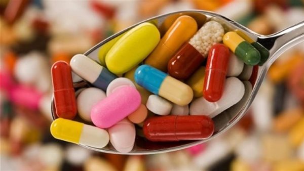 الصحة تحذر: الإفراط في تناول المسكنات يهدد صحة الكلى