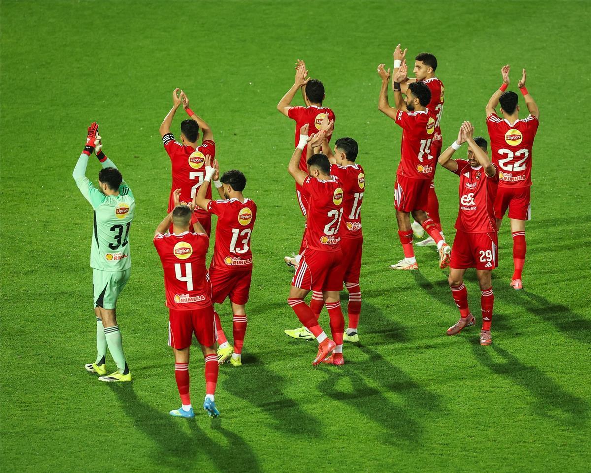 رغم الإغراءات المالية.. الأهلي يرفض مغادرة لاعبه للدوري السعودي