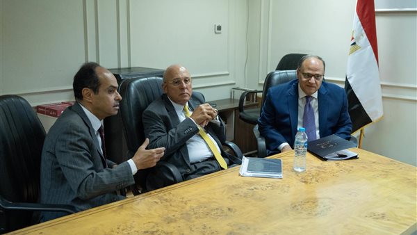 هيئة الدواء تبحث استحداث تخصص “إدارة العلاج الدوائي” ضمن برامج البورد المصري للصيدلة
