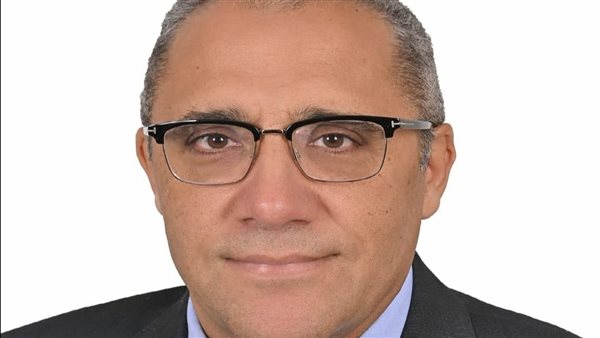 تجديد شهادتي الأيزو الدولية لـ”صيدلة القاهرة” في الإدارة البيئية والسلامة المهنية
