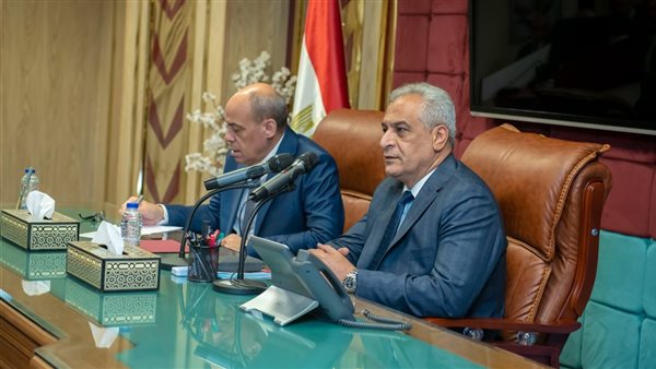 وزير الإنتاج الحربي يوجه رسالة حاسمة للعاملين: الانضباط أولًا ومحاسبة المقصرين