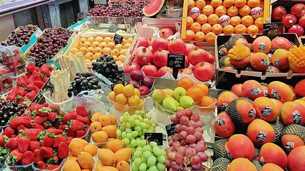 أسعار الفاكهة اليوم، العنب يسجل 40 جنيها “جملة” والكمثرى تقفز إلى 50