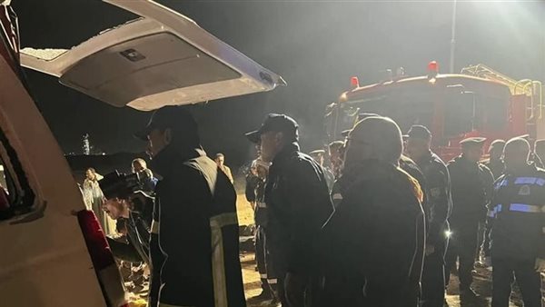 مصرع وإصابة 27 شخصًا في حادثي تصادم وانقلاب ميكروباص بصحراوي المنيا