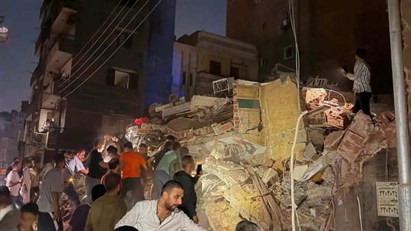 انهيار شرفة عقار بالإسكندرية وتهشم سيارة دون وجود إصابات