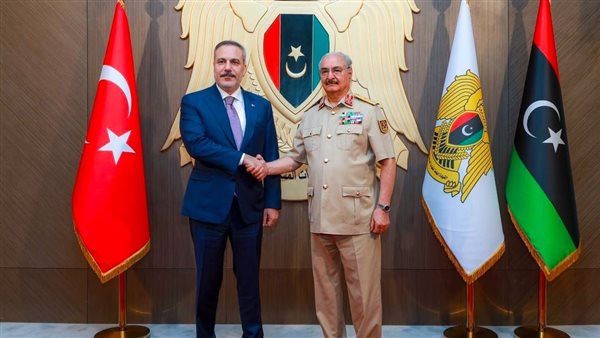 حفتر يستقبل وزير الخارجية التركي في بنغازي