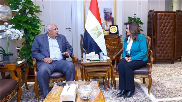 وزيرة التنمية المحلية والبيئة تتابع مع محافظ مطروح الموقف التنفيذي لمشروعات الخطة الاستثمارية
