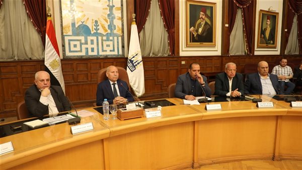 محافظ القاهرة يشدد على سرعة التعامل مع المتغيرات المكانية