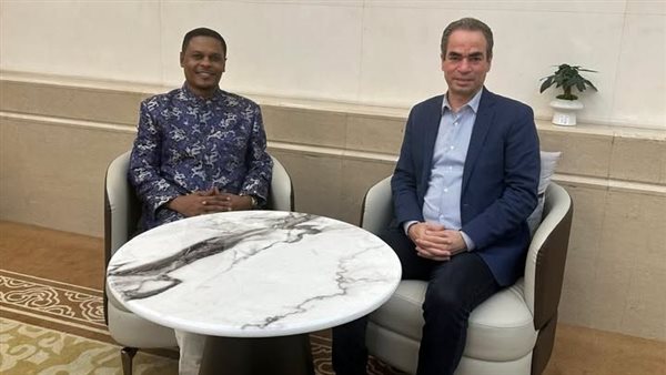 المسلماني يلتقي وزير الإعلام الصومالي في بكين ويبحث تعزيز خدمة ماسبيرو باللغتين الصومالية والعفرية