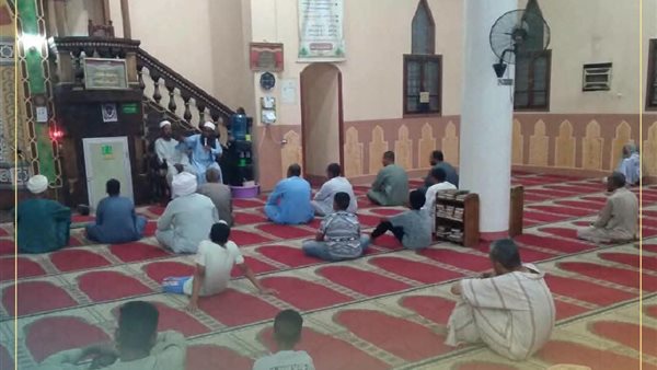 “أوقاف قنا” تعقد مجالس لقراءة “الشمائل المحمدية” للتعريف بهدي النبي وأخلاقه (صور)