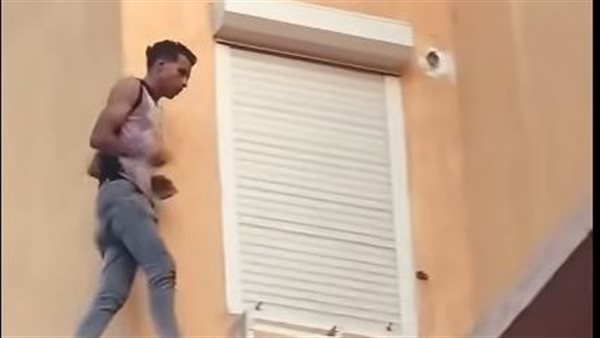 سطو مسلح في الكمبوند الراقي، تفاصيل اقتحام غرفة نوم سيدة ووضع سلاح أبيض على رقبتها (صور)