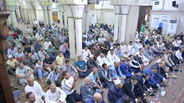 محافظ قنا يشهد الاحتفال بذكرى المولد النبوي بمسجد سيدي عبد الرحيم القنائي (صور)