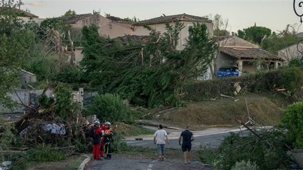 إعصار يضرب جنوب غرب فرنسا ويصيب 41 شخصا ويلحق أضرارا بمئات المنازل