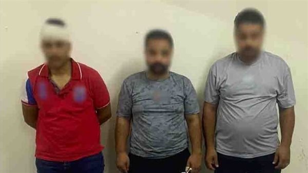 خلاف على أولوية المرور يتحول لمشاجرة بأسلحة بيضاء داخل محل تجاري في بورسعيد والأمن يتدخل