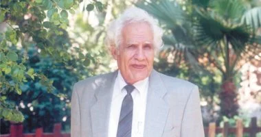 20 عاما على رحيل أحمد مستجير.. حياته فى سطور