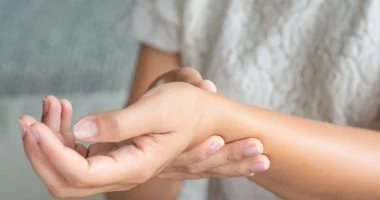 علامات التهاب المفاصل الظاهرة.. طرق تخفيفها وعلاجها