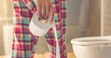 هل يمكن علاج البواسير نهائياً؟.. أطباء يكشفون متى تختفى ومتى تحتاج جراحة؟