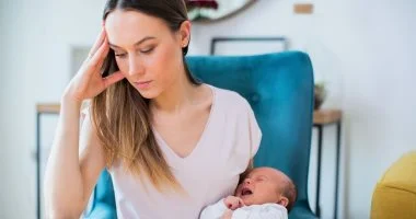الذهان النفاسى.. علامات لحالة نفسية قد تصيب الأمهات بعد الولادة