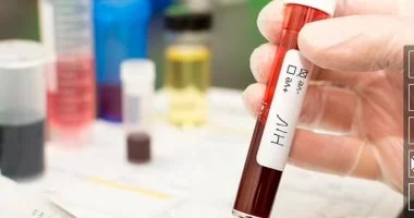 حبة واحدة يوميًا بدلًا من علاج معقد.. FDA توافق على تركيبة جديدة لعلاج فيروس HIV
