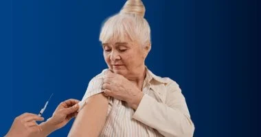 4 لقاحات أساسية لكبار السن فوق 60 عامًا