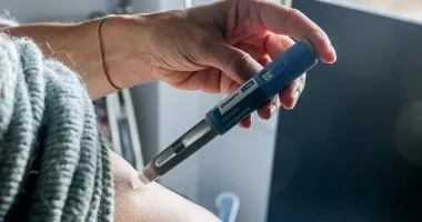 لو بتستخدم حقن إنقاص الوزن.. 4 علامات تحذيرية خطيرة لا تتجاهلها