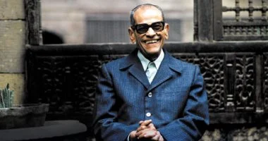 نجيب محفوظ.. ماذا قال عن أحقية توفيق الحكيم فى الفوز بجائزة نوبل؟